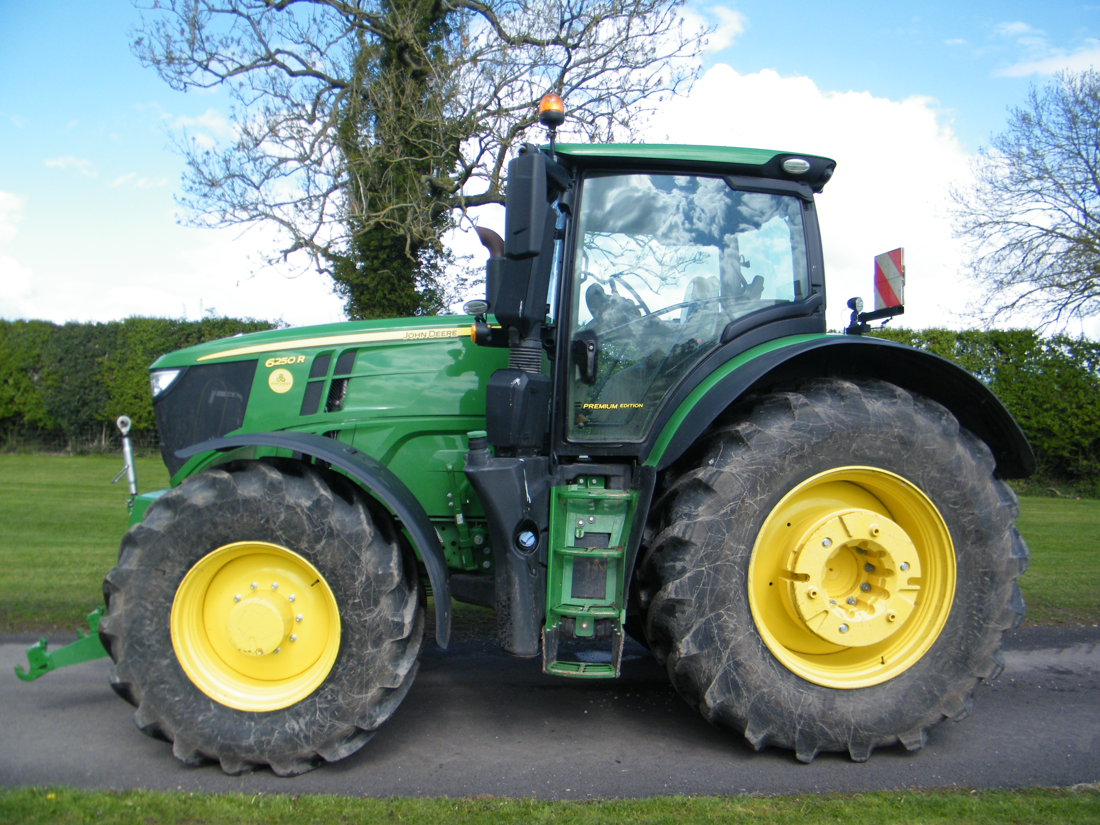 JOHN DEERE 6250R